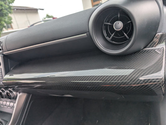 GreenFuchs | Vollcarbon Armaturenbrett-Cover Beifahrer (Stick on) | GR86 & BRZ II