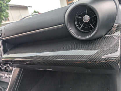 GreenFuchs | Vollcarbon Armaturenbrett-Cover Beifahrer (Stick on) | GR86 & BRZ II